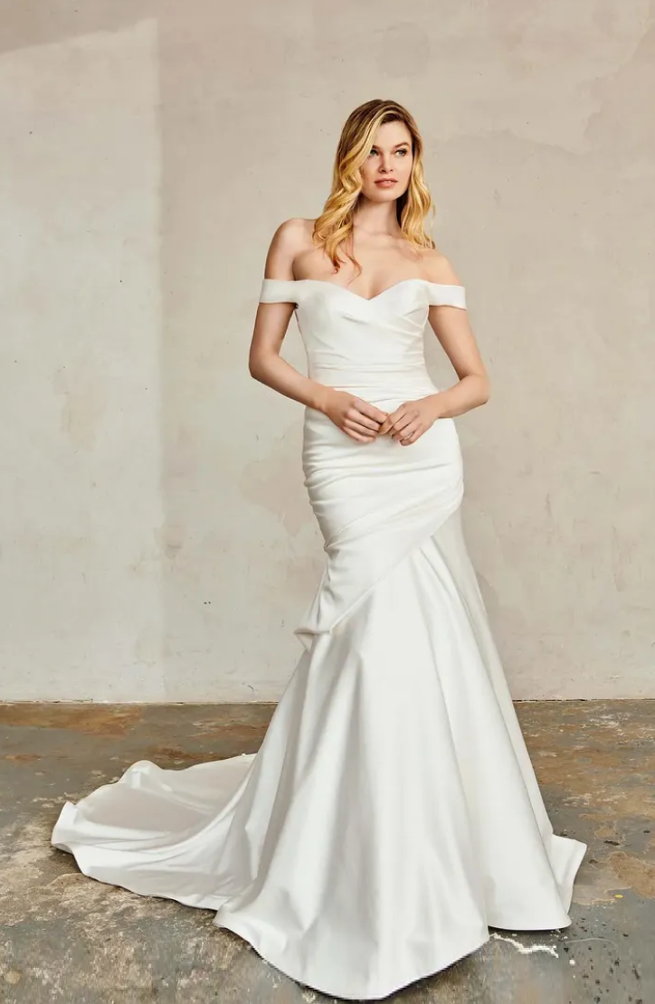 Bridal Gowns | Kelly Faetanini